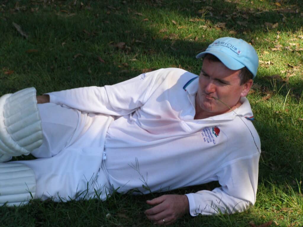 Geoff-Richards-about-to-go-into-bat-C1-Final-@-Turramurra-Oval-March-2008