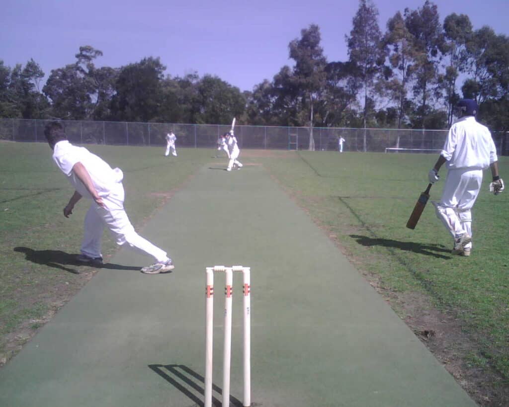 Nathan Fathers on his way to 55 Vs Kissing Point 200908 @ Holland Road Oval