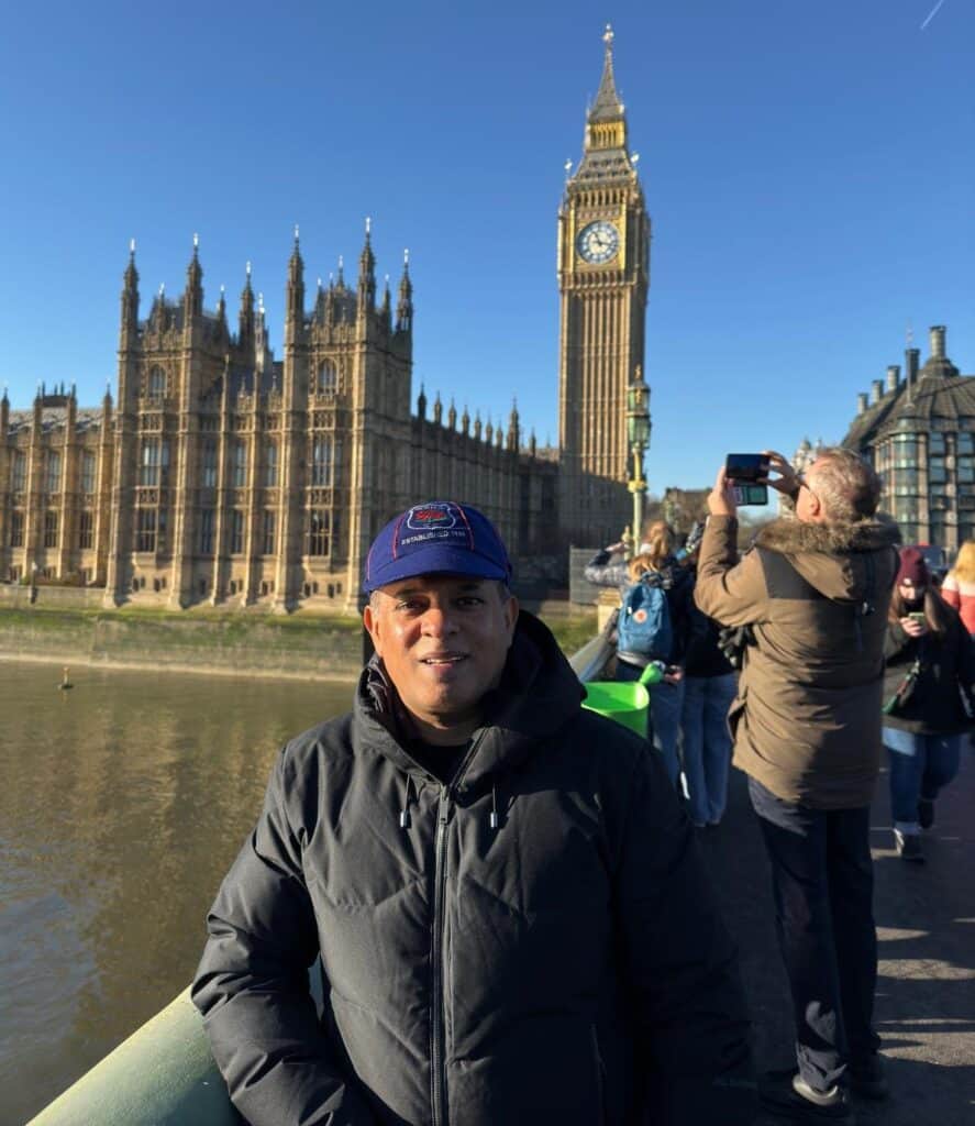 West Penno colours around the World - Ravi Gunna (D1 Blue) proudly wearing his West Penno Baggy Blue - London at Big Ben - January 2025