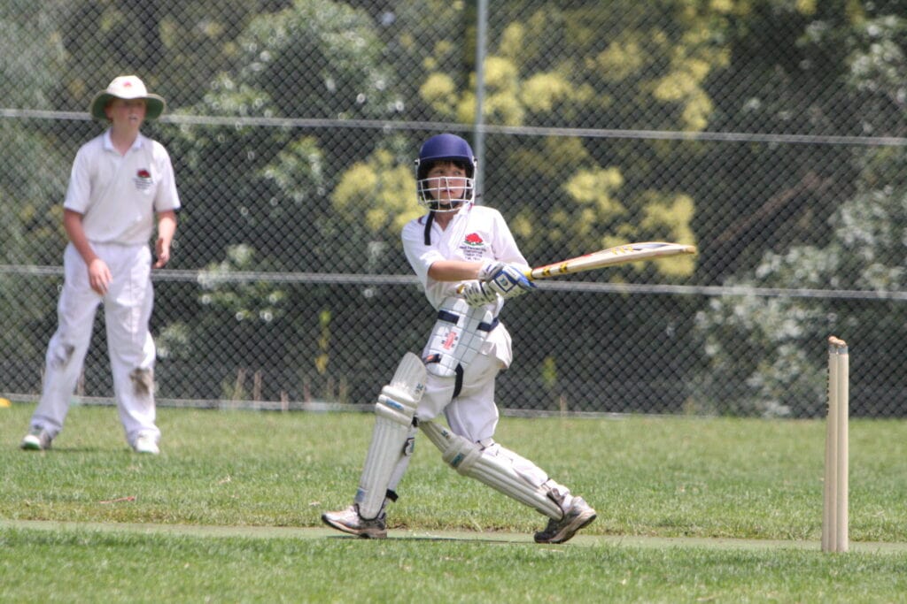 Stuey Fiedler batting. Cameron McBrien fielding20081213_137